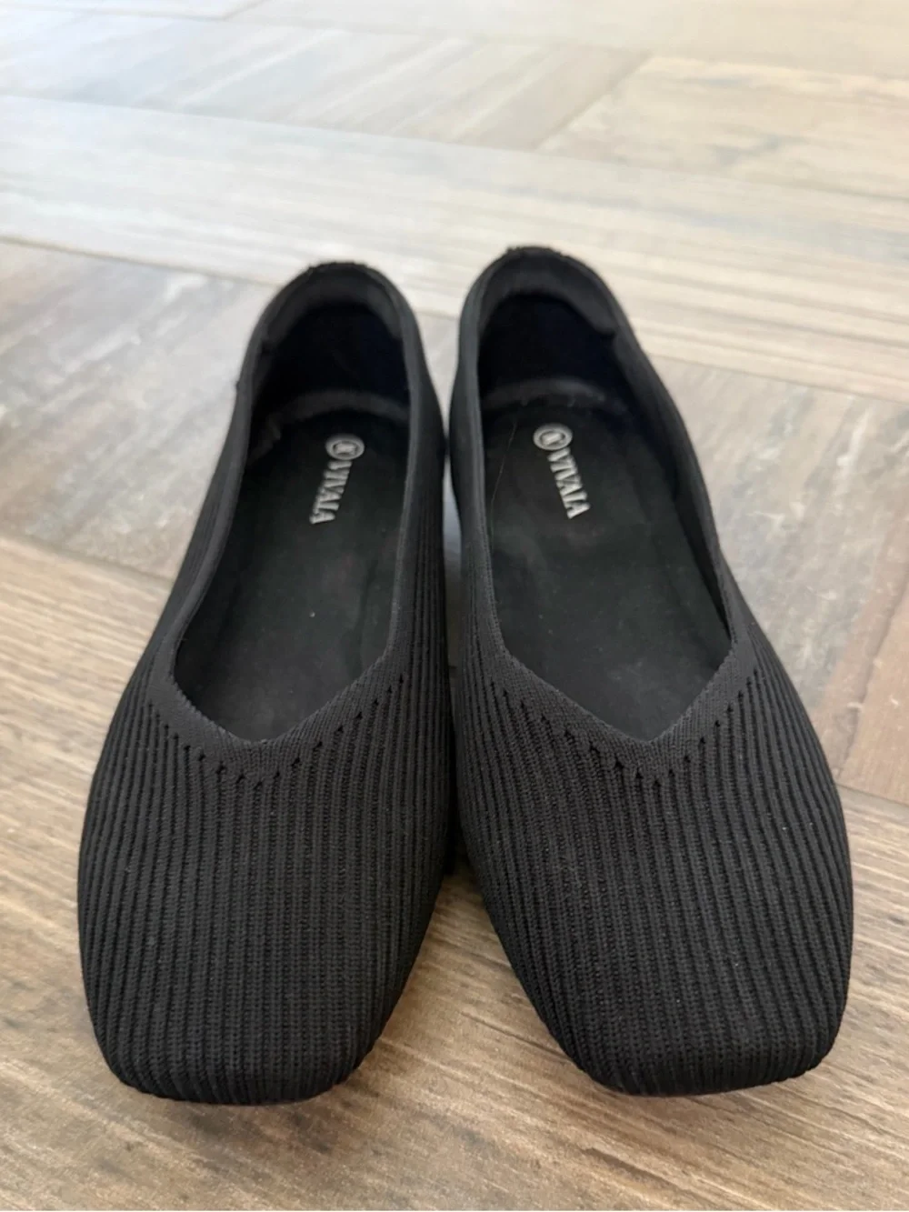 Vivaia Square-Toe V-Cut Flats Margot 2.0 size 7.5 (38.5)